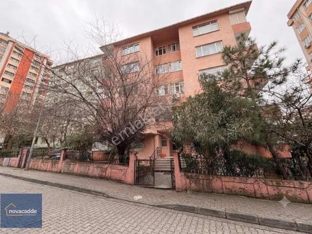 Novacadde'den Bostancı'da Siteler Bölgesinde 2+1 Satılık Daire