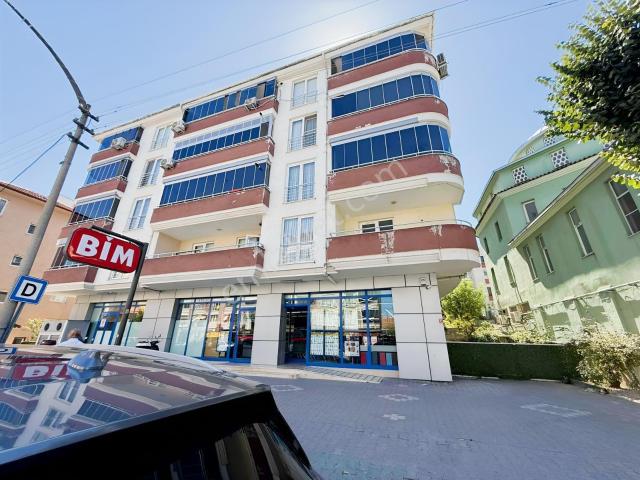 Nova'dan Cengiz Topel Caddesinde 130m² 3+1 Kiralık Daire