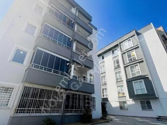 Nova'dan Dumlupınar Ortaokulunun Karşısında Eşyasız Ayrı Mutfak