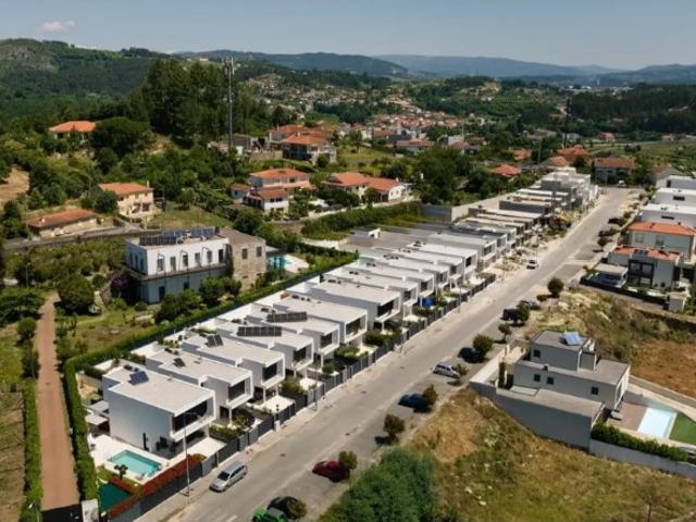 Novas Moradias T4 com Piscina Luxo e Natureza em Celorico de Basto