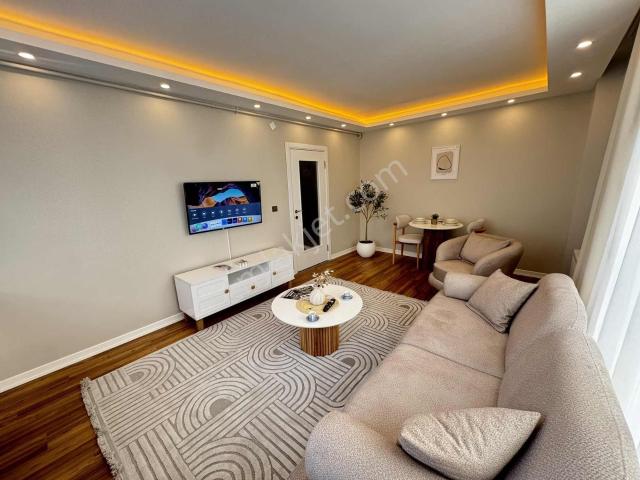 Novas'dan 1+1 Ara Kat Full Sıfır Lüx Eşyalı Cadde Arkası