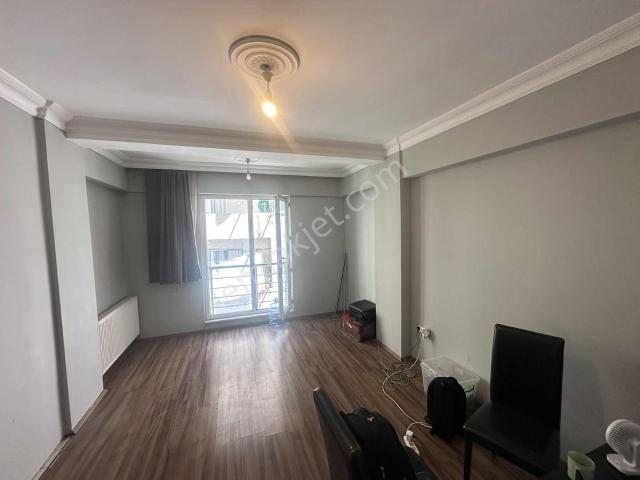 Novas'dan Cadde Yakını Arakat 2+1 Çift Balkonlu Ayrı Mutfak