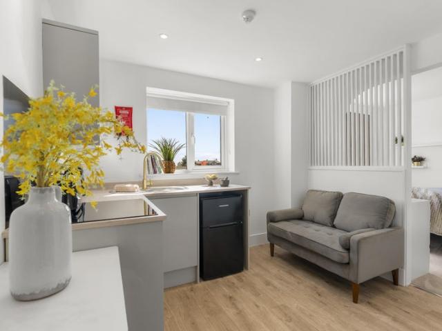 November offer | Sea view suite, £950 bills inc