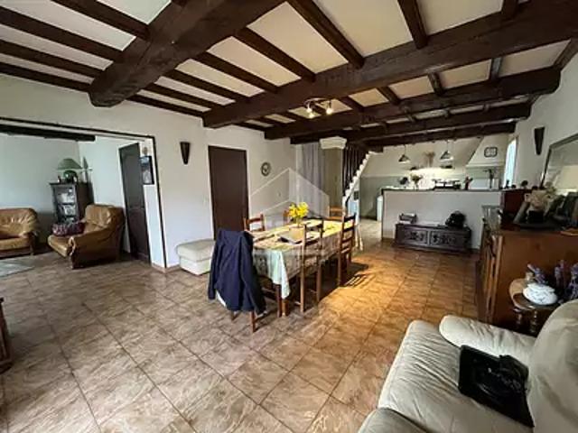 Noves 13550 Achat / Vente maison 8 pièces t8 au dernier étage