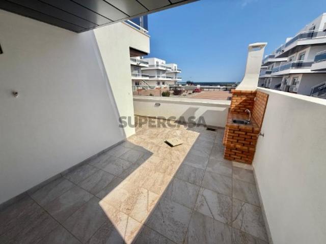 Novo, Apartamento na Manta Rota empreendimento na 1ª Linha de Praia. Vistas Deslumbrantes sobre o Mar