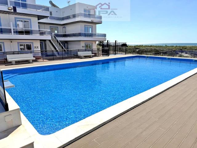 Novo, Apartamento na Manta Rota empreendimento na 1ª Linha de Praia. Vistas Deslumbrantes sobre o Mar