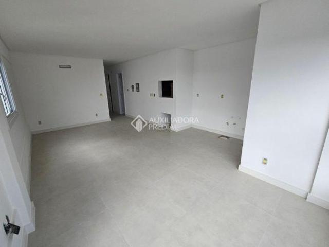 Novo apartamento de 3 dormitórios e 2 vagas em Capão da Canoa