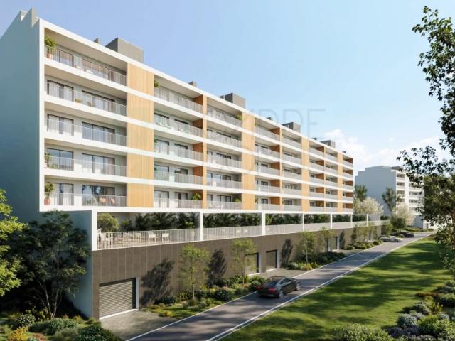 Novo apartamento T2, terraço e garagem box, junto ao centro Alcobaça