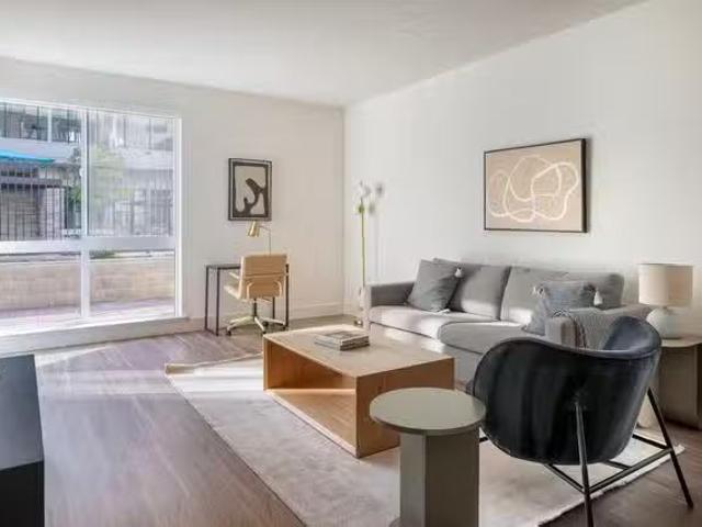 Novo Apartments, 2280 West El Camino Real, Mountain View 1.
