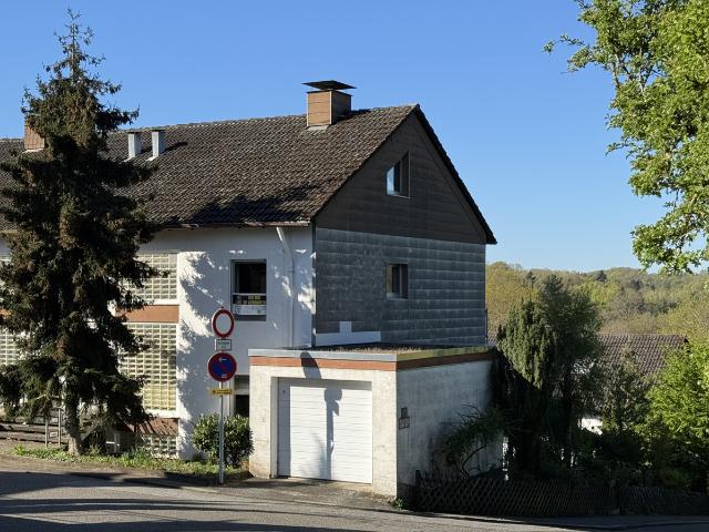 Novo.Immo | Doppelhaushälfte am Waldrand von Pirmasens – 5 Zimmer, Garten, Garage