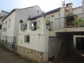 NOVO PREÇO: Casa Rústica T2, com terraço e jardim a poucos minutos de Coja