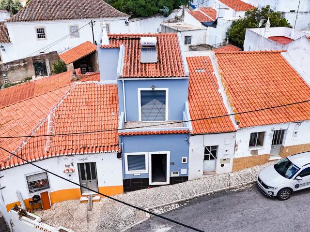 Novo! Residência familiar para residência permanente ou criação de renda passiva