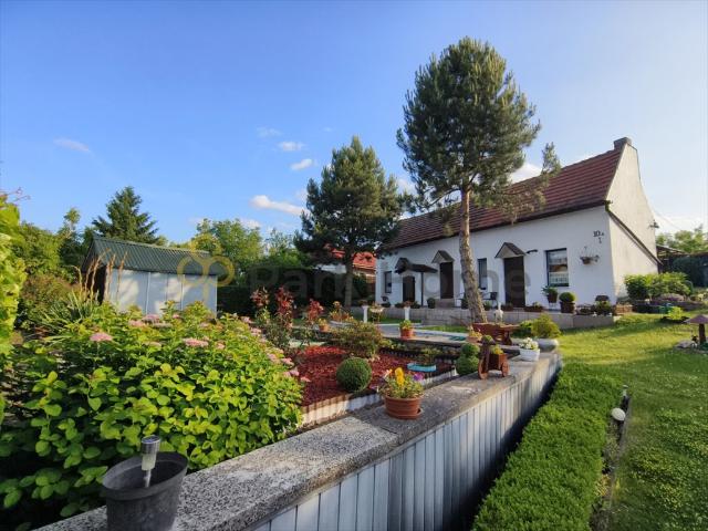 Dworek z dwoma domami, 93 m2, inwestycja