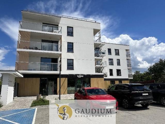 Lokal handlowy 66 m² z witrynami i parkingiem polecam