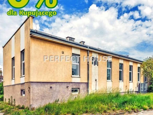 Nowy Staw: 287 m² biuro na działce 3 132 m², ogrodzone