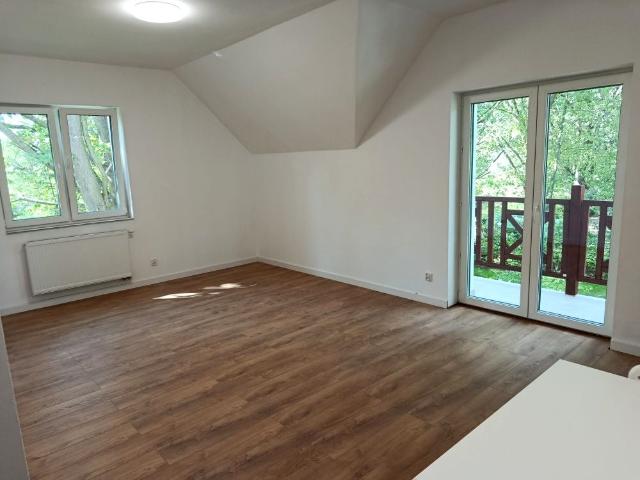 Nowy 2 pokojowy apartament w Północnym Milanówku z ogródkiem, 2 miejsca parkingowe ul. Kameralna, Milanówek