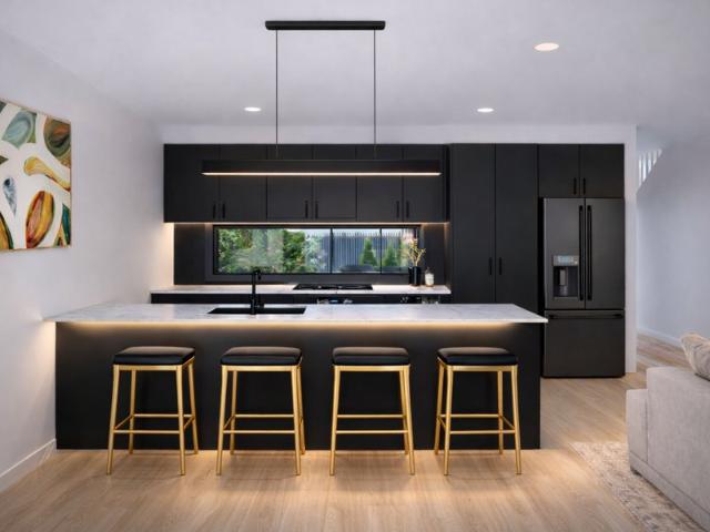 Now Selling! Rare Buderim Living!