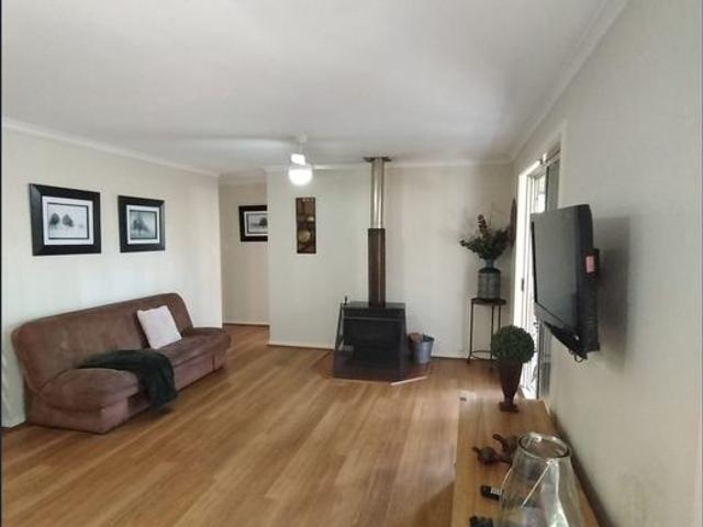 NEW PRICE & NOW UNFURNISHED FRANCISCA'S COTTAGE