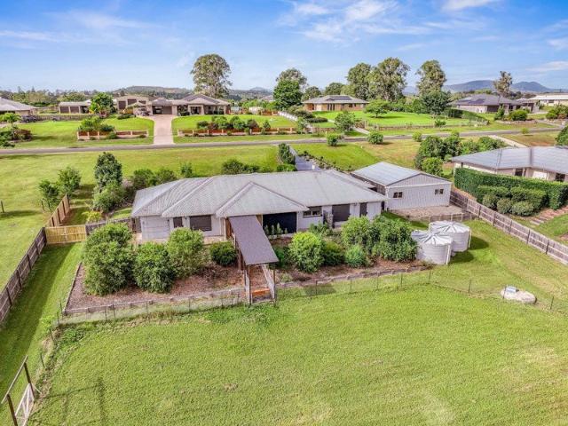 Now Vacant | Executive Acreage Ready to Move Straight In