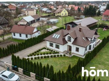 Ekskluzywny dom 7 pokoi z garażem i ogrodem w Nowej Dębie