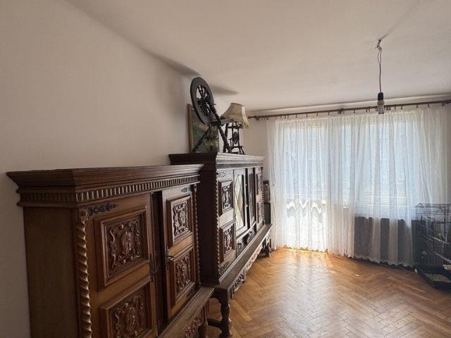 Na sprzedaż przestronne 44 m² mieszkanie z balkonem w Nowej Sarzynie