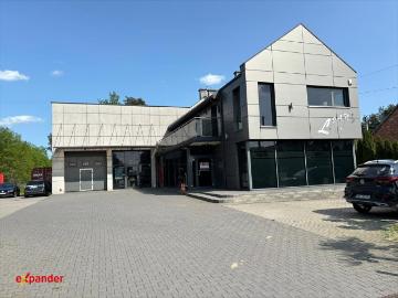 Nowoczesny magazyn z biurami, klimatyzacją i PV