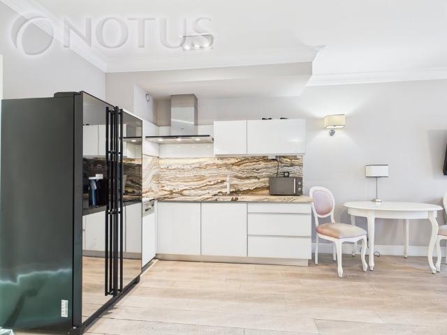Nowoczesny 57 m² apartament z balkonem i garażem w Angel City