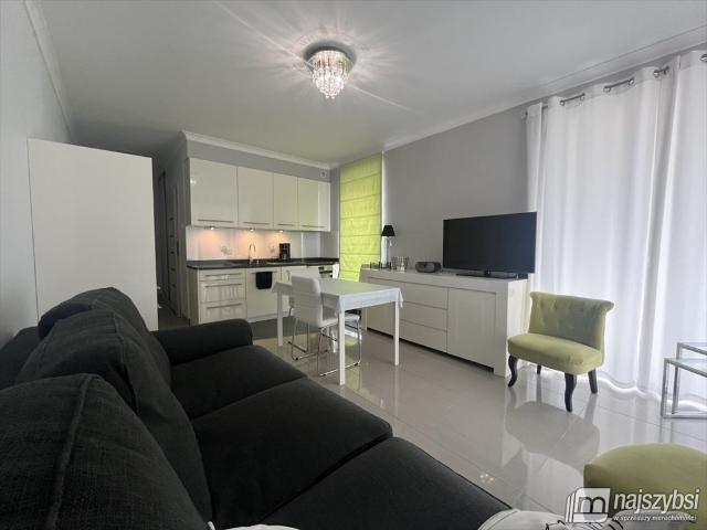 Nowoczesny apartament nad morzem, balkon, garaż, 3 min do plaży