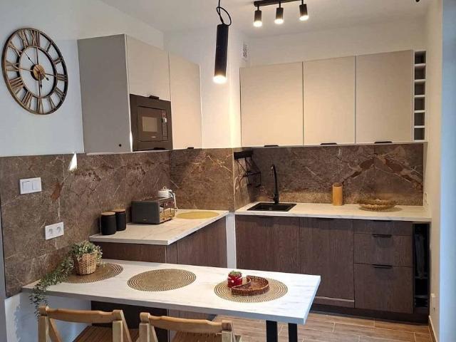 Nowoczesny apartament z tarasem i pełnym wyposażeniem