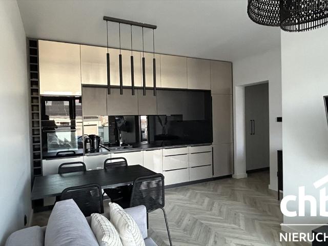 Nowoczesny apartament z widokiem na jezioro i 2 balkony