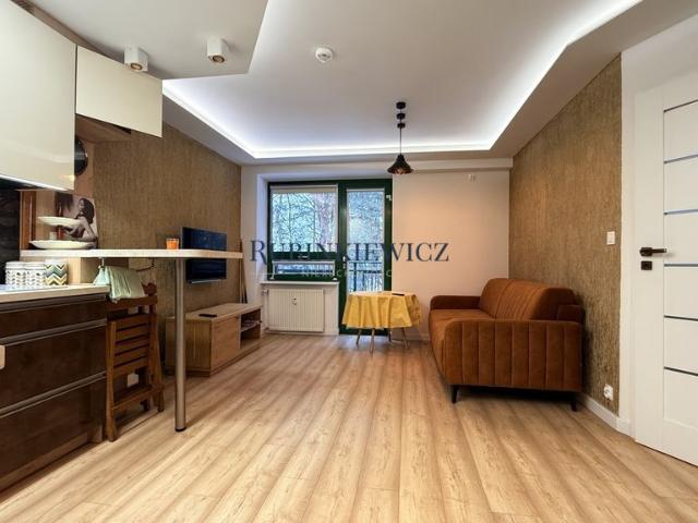 Nowoczesny apartament z widokiem na Narwię i Zalew Zegrzyński