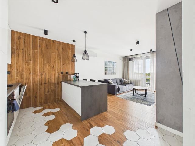 Polecam nowoczesny apartament z balkonem i widokiem na miasto