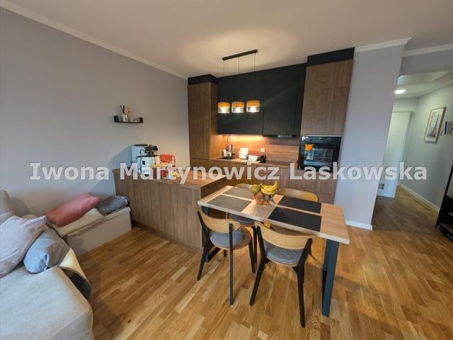 Nowoczesny apartament z ogrodem i parkingiem