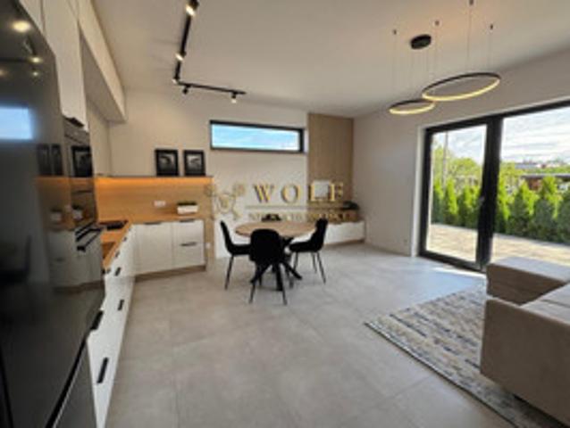 Nowoczesny apartament z ogródkiem w Nowym Chechle
