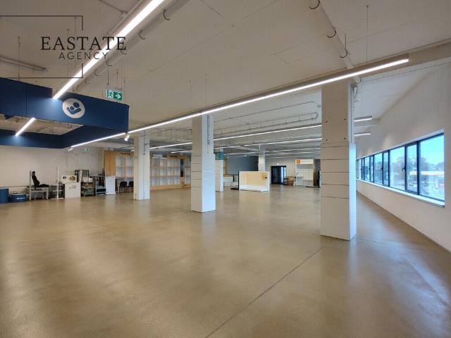 Nowoczesny budynek handlowo usługowy 1570 m² z parkingiem polecam!