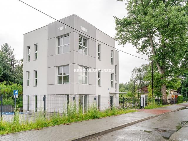 Nowoczesny budynek medyczny 370 m² 17 gabinetów Kraków