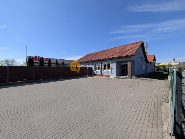 Nowoczesny budynek pod żłobek, 326 m², parking i plac zabaw