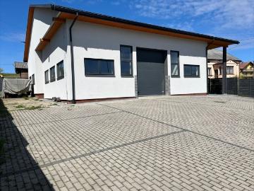 Nowoczesny budynek usługowy 185 m2 z dużą halą i potencjałem