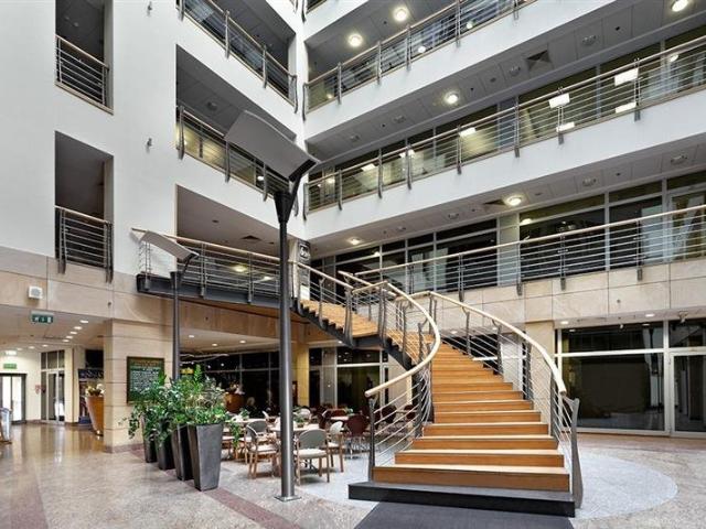 Nowoczesny biurowiec 973 m² w centrum Gdyni z klimatyzacją