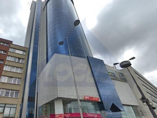 Nowoczesny biurowiec 190 m² w centrum Warszawy