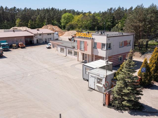 Nowoczesny biurowiec 293 m² z parkingiem i alarmem