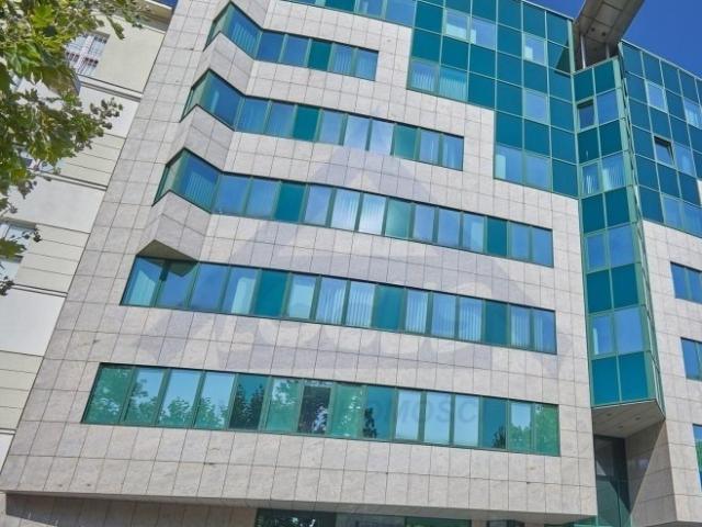 Nowoczesny biurowiec w centrum Warszawy, 392 m² polecam