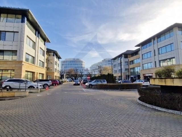 Nowoczesny biurowiec klasy A 2144 m² w Wiśniowym Business polecam