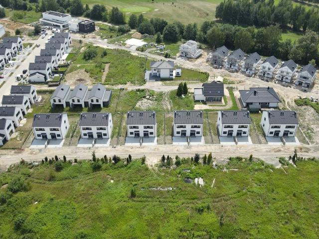 Sprzedam nowoczesny bliźniak 136 m² z garażem i dużym ogrodem