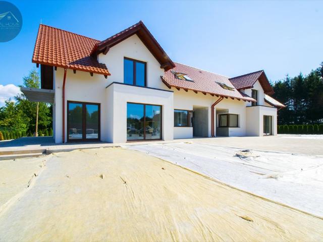 Nowoczesny bliźniak z energooszczędnymi technologiami 135 m²