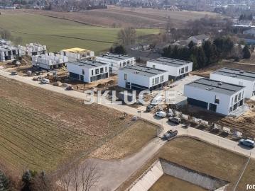 Nowoczesny bliźniak 175 m2 z ogrodem i PV w Marysinie