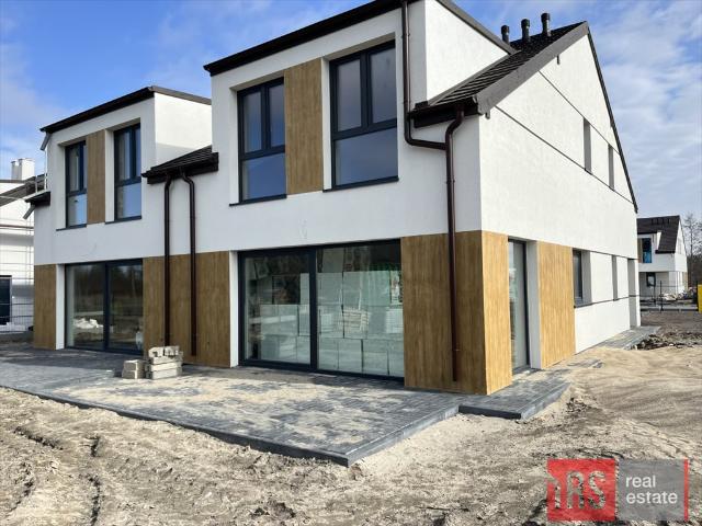 Nowoczesny bliźniak 123 m² z garażem i ogrodem