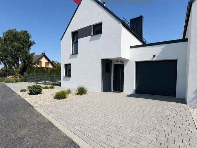 Nowoczesny bliźniak 128 m² z garażem i ogrodem