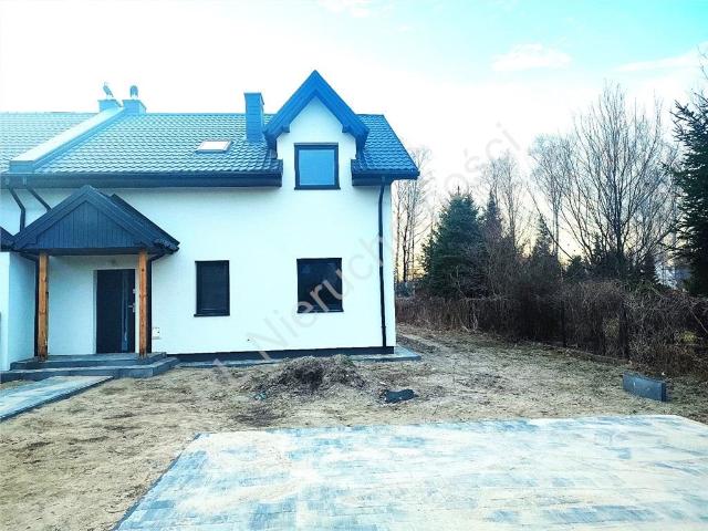 Nowoczesny bliźniak 130 m2 z ogrodem i widokiem na las