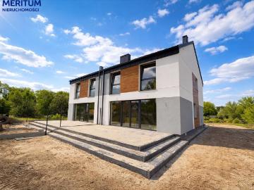 Nowoczesny bliźniak 136 m2 z garażem i dużą działką
